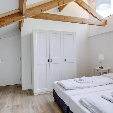 别墅 Prachtige Op Boslust Met Bioscoop En Sauna