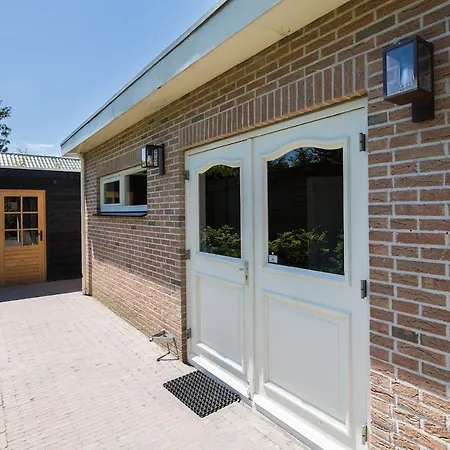 Villa Prachtige Villa Op Boslust Met Bioscoop En Sauna