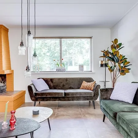 别墅 Prachtige Op Boslust Met Bioscoop En Sauna