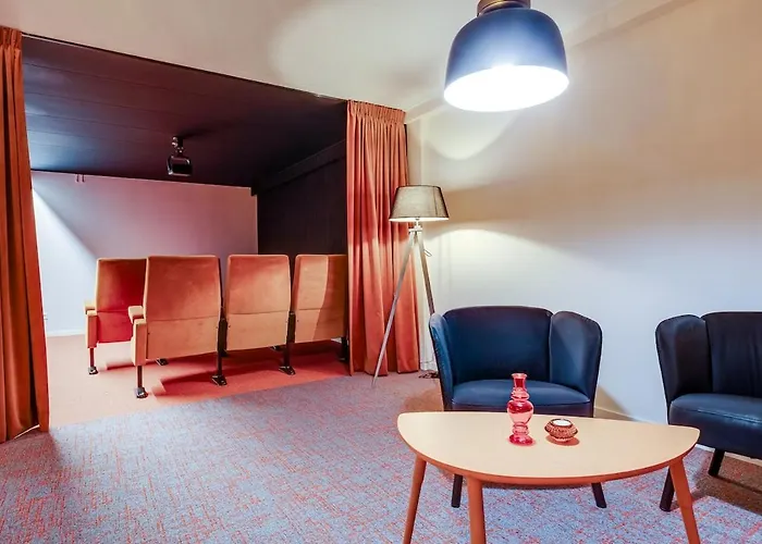 Beautiful On Park Boslust With Cinema 别墅 *